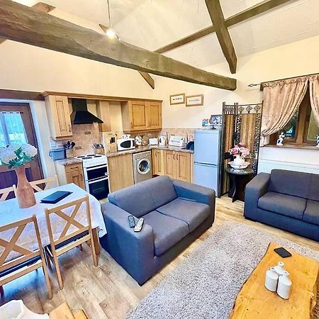 Stone Built Barn In A Beautiful Rural Setting Villa Llangwm-Isaf Luaran gambar