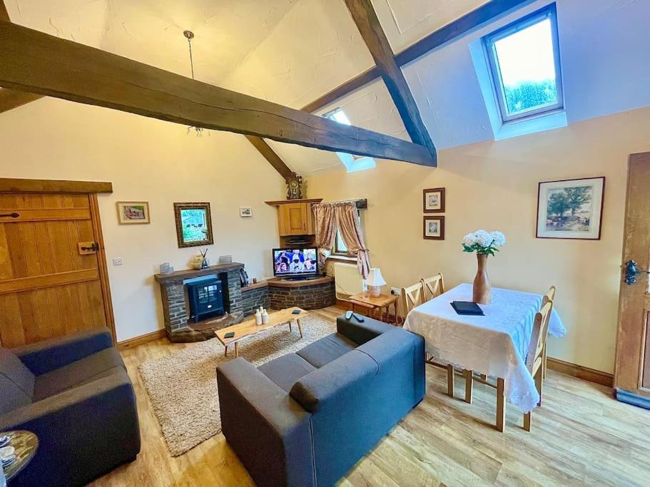 Stone Built Barn In A Beautiful Rural Setting Villa Llangwm-Isaf Luaran gambar
