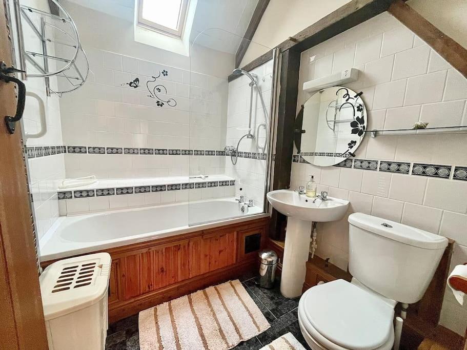 Stone Built Barn In A Beautiful Rural Setting Villa Llangwm-Isaf Luaran gambar