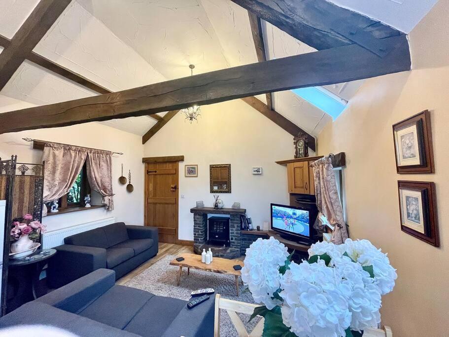 Stone Built Barn In A Beautiful Rural Setting Villa Llangwm-Isaf Luaran gambar