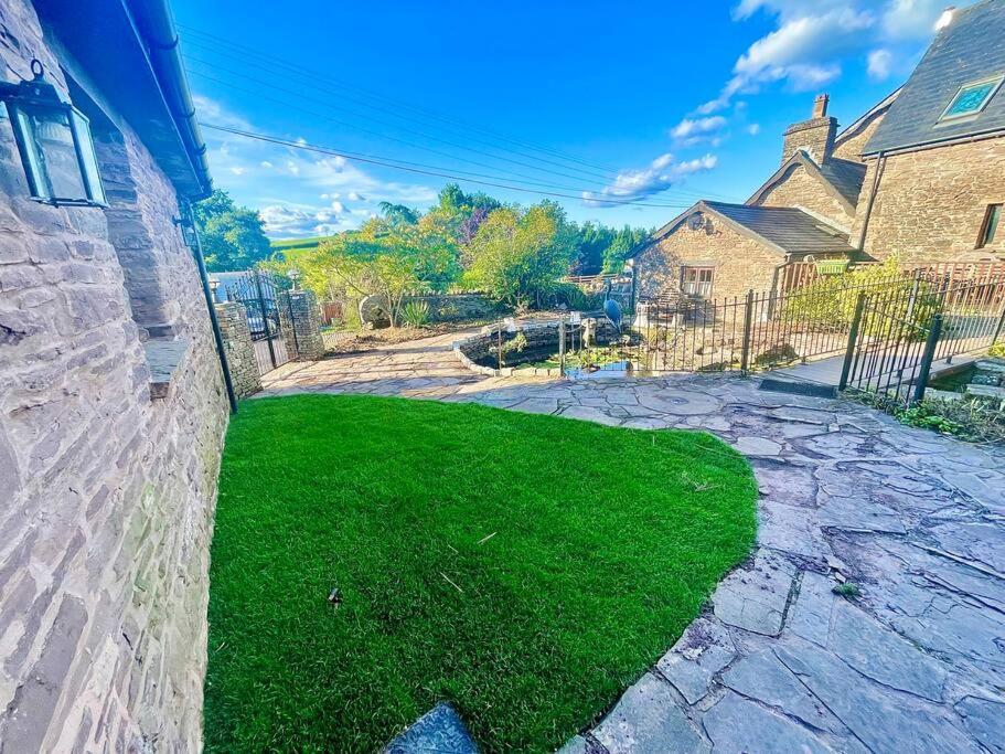 Stone Built Barn In A Beautiful Rural Setting Villa Llangwm-Isaf Luaran gambar